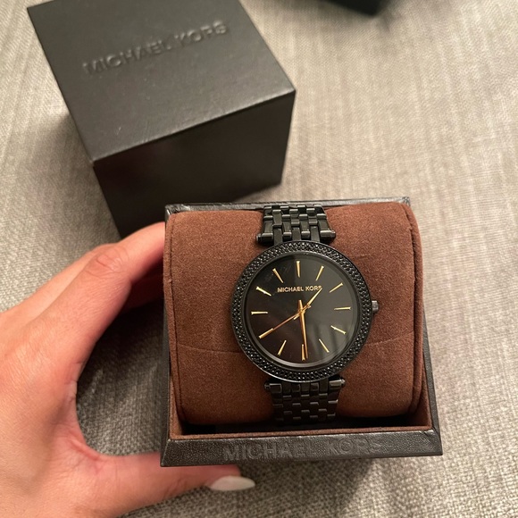 Michael Kors watch - Picture 1 of 3